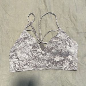 Lululemon sports bra with crosses down the middle
